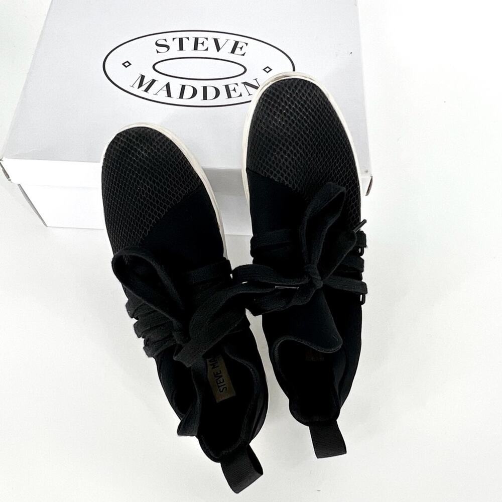 Steve Madden Lancer Pull On Sneaker with Laces Black Size 6.5 - Picture 4 of 16